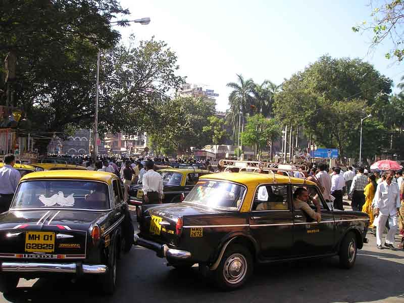 http://tabi-navis.com/south-asia/img/india-taxi.jpg