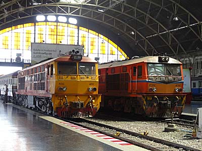 http://tabi-navis.com/southeast-asia/img/thailand-train.jpg