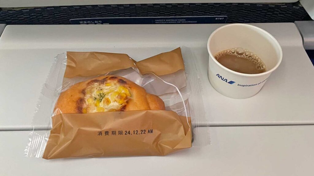ANA 成田ｰジャカルタの軽食の写真