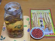 鹿茸片酒：朝鮮人参とクコ