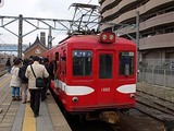 銚子電鉄に乗車する人々