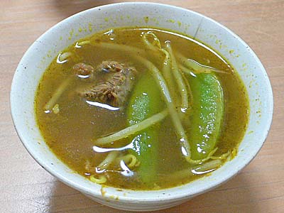 ソト・マドゥーラ インドネシア　牛スープ