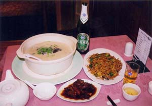 土鍋スープに上海チョーメン
