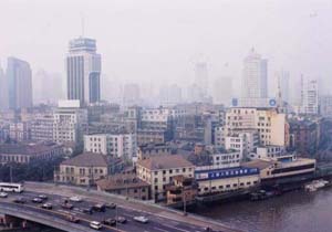 上海の高層ビル群が見える？？？