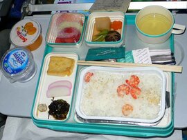 ガルーダ・インドネシア航空　久々にまずい機内食・・・。