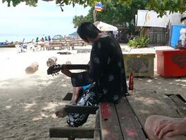 タイ正月ソンクラーンを島で！ピピ島モーゲン族の調べ