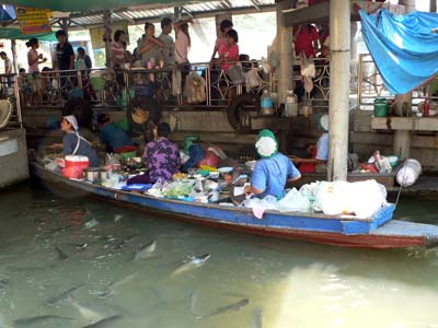 バンコク近郊散歩：タリンチャン水上マーケットにゆくの巻（１）